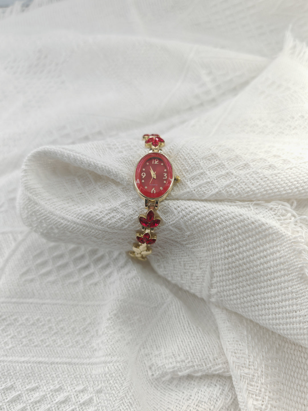 6.5‘’-7‘’ Red Floral Women's Gold Quartz Watch